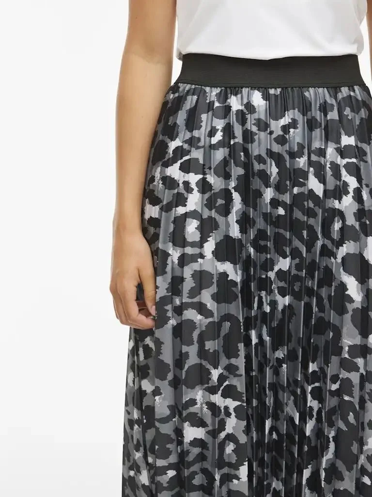 Vila Vinitban Midi Skirt in der Farbe Camouflage Glacier Gray