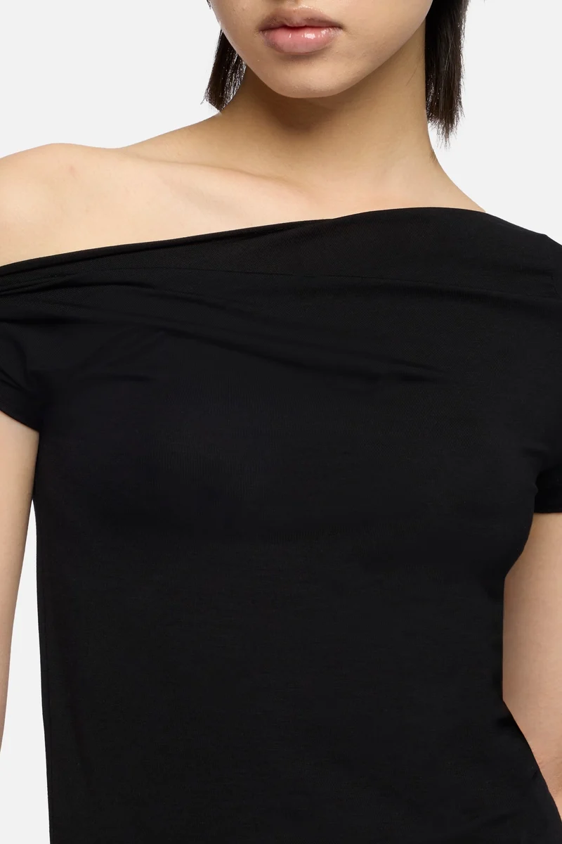 TWISTED SHOULDER TEE in Lyocell Black