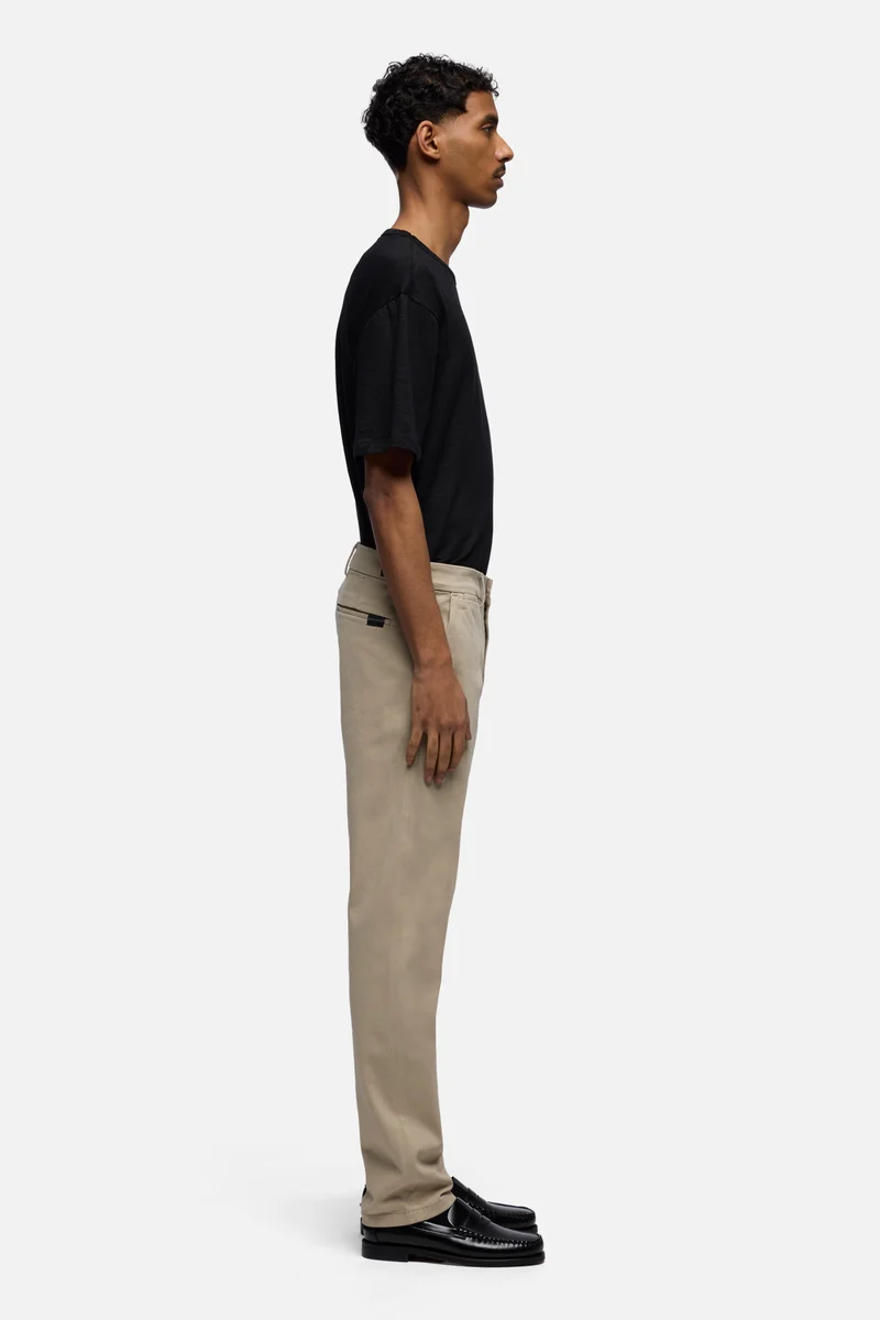SLIMMY CHINO in Luxe Performance Sateen Biscuit
