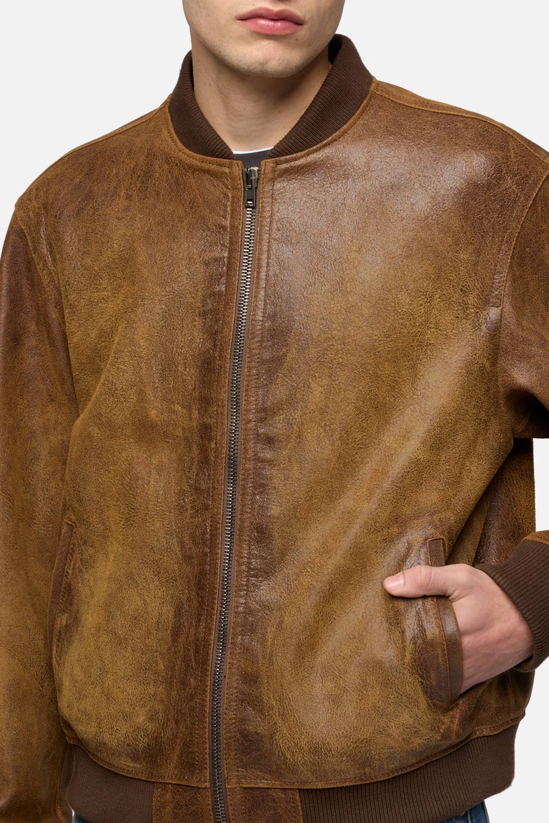 BOMBER JACKET in Leather Pecan