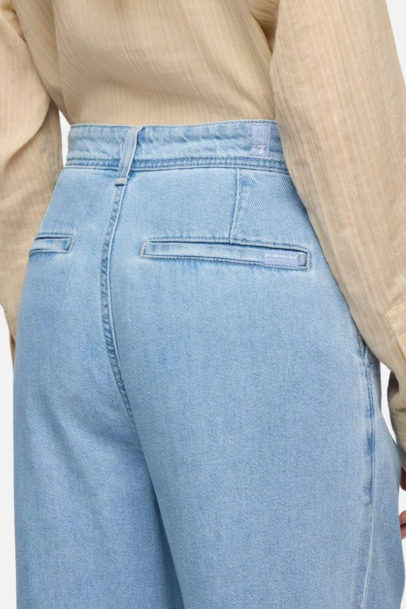 PLEATED TROUSER in Weightless Denim Hana