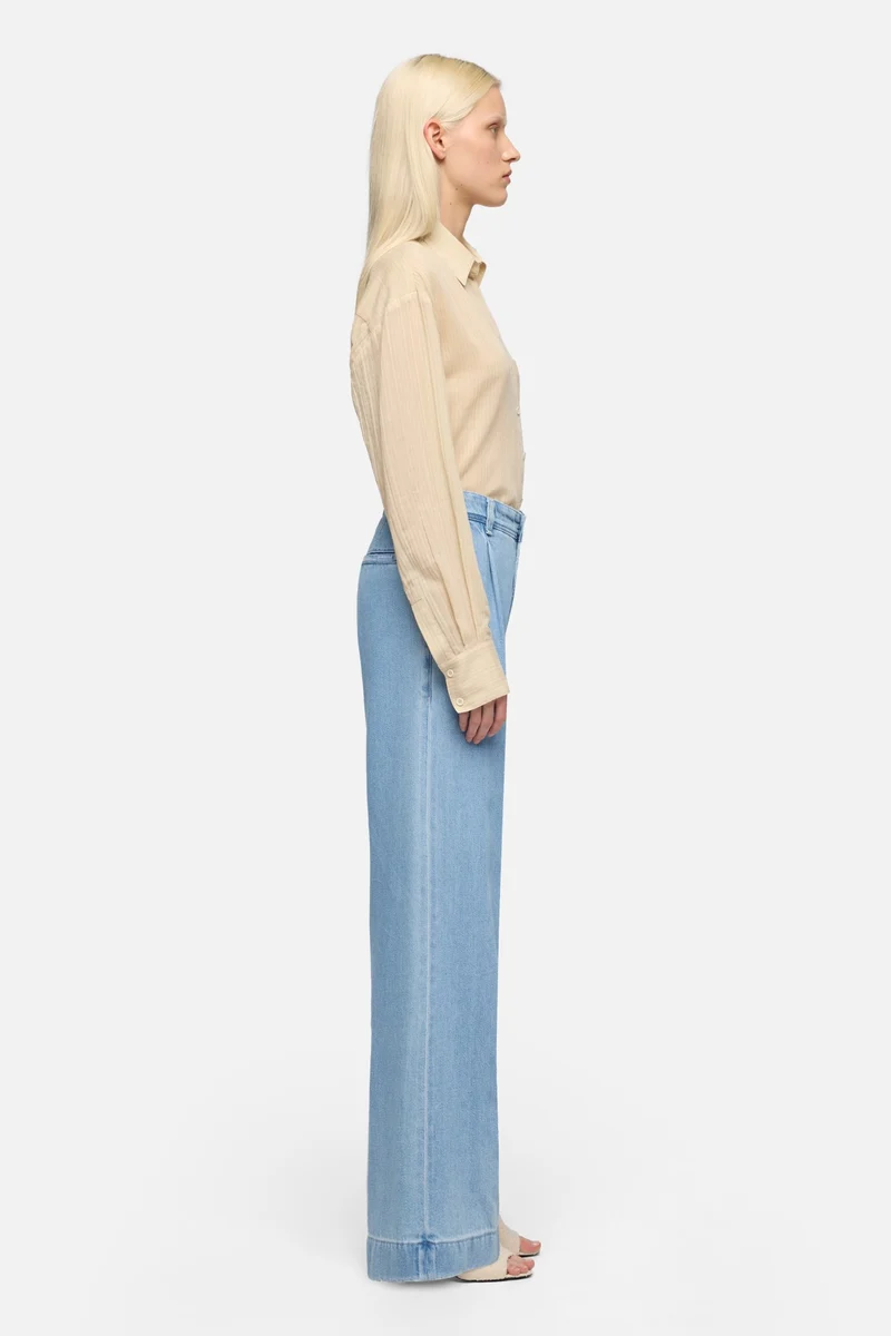 PLEATED TROUSER in Weightless Denim Hana