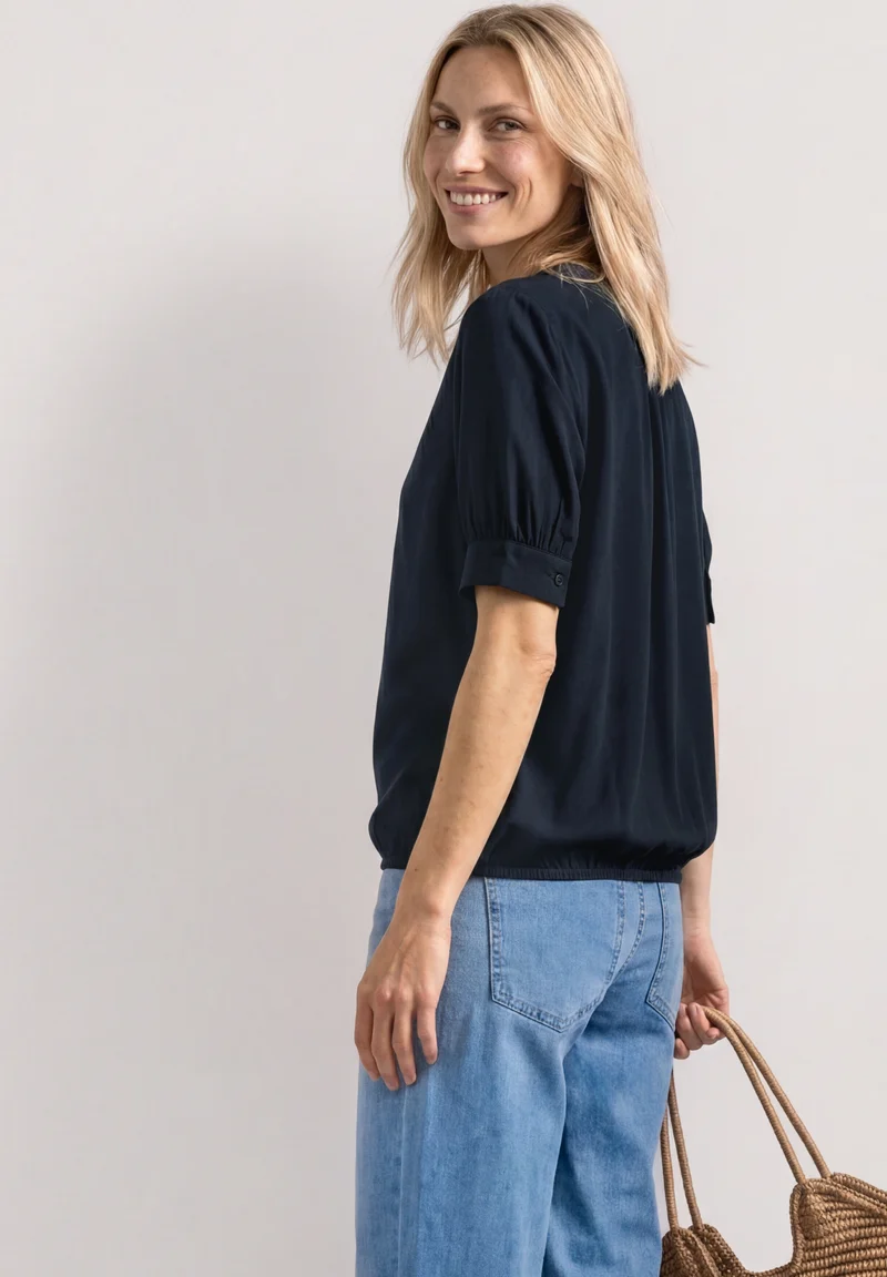 LTD QR Splitneck blouse w gath, darkest blue
