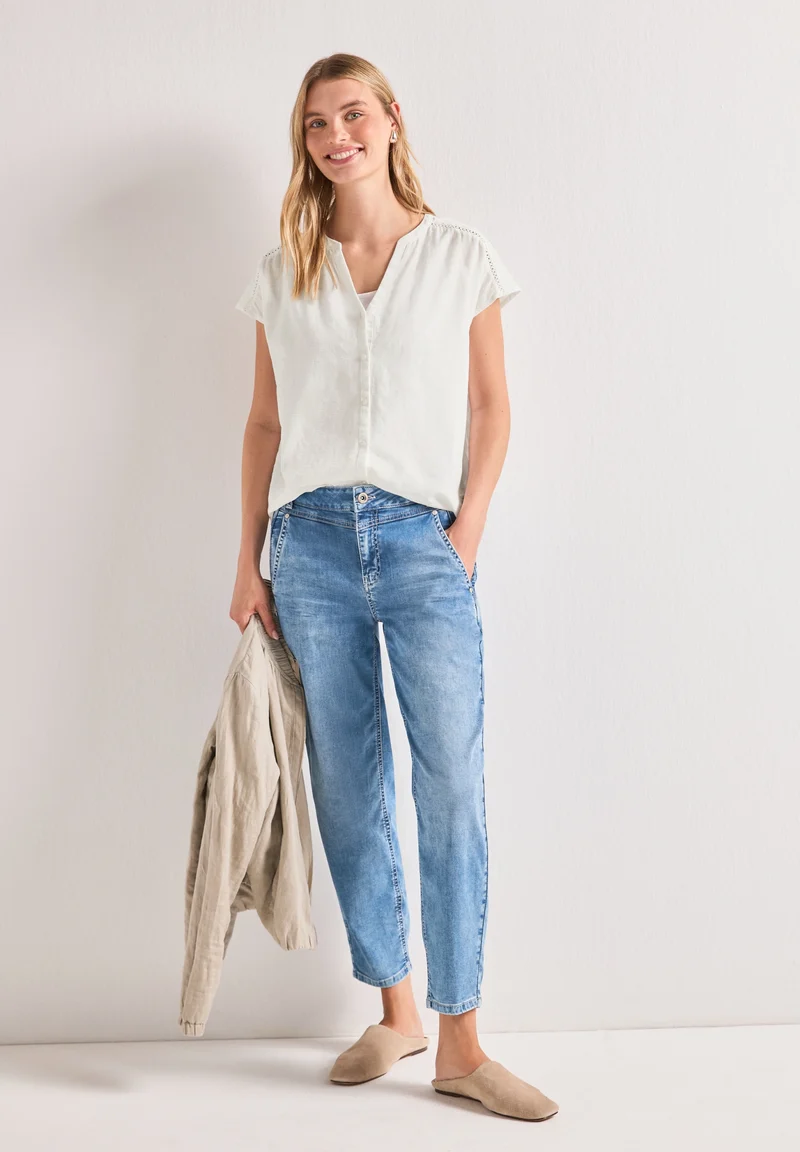 Buttoned splitneck blouse w ta, off white