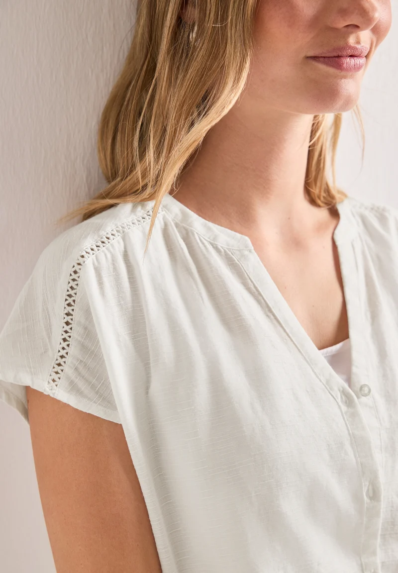 Buttoned splitneck blouse w ta, off white