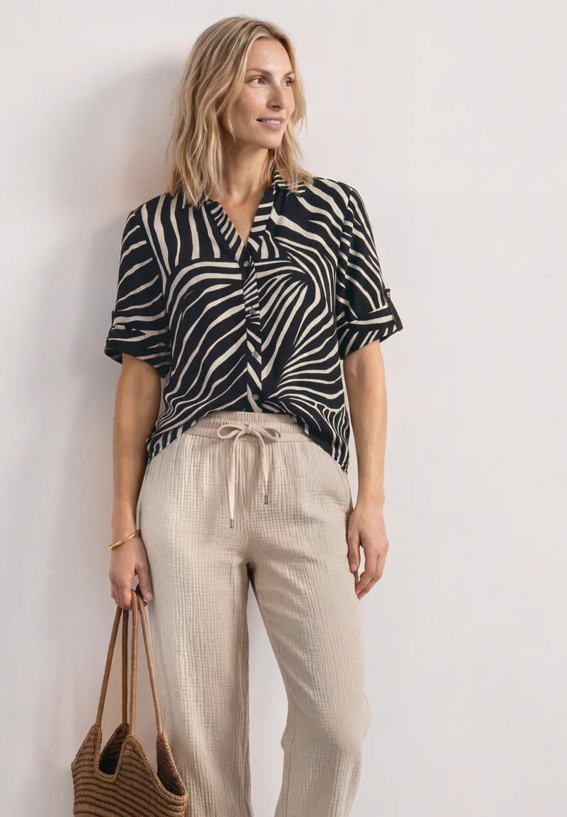 Buttoned shirtcollar blouse w, Black