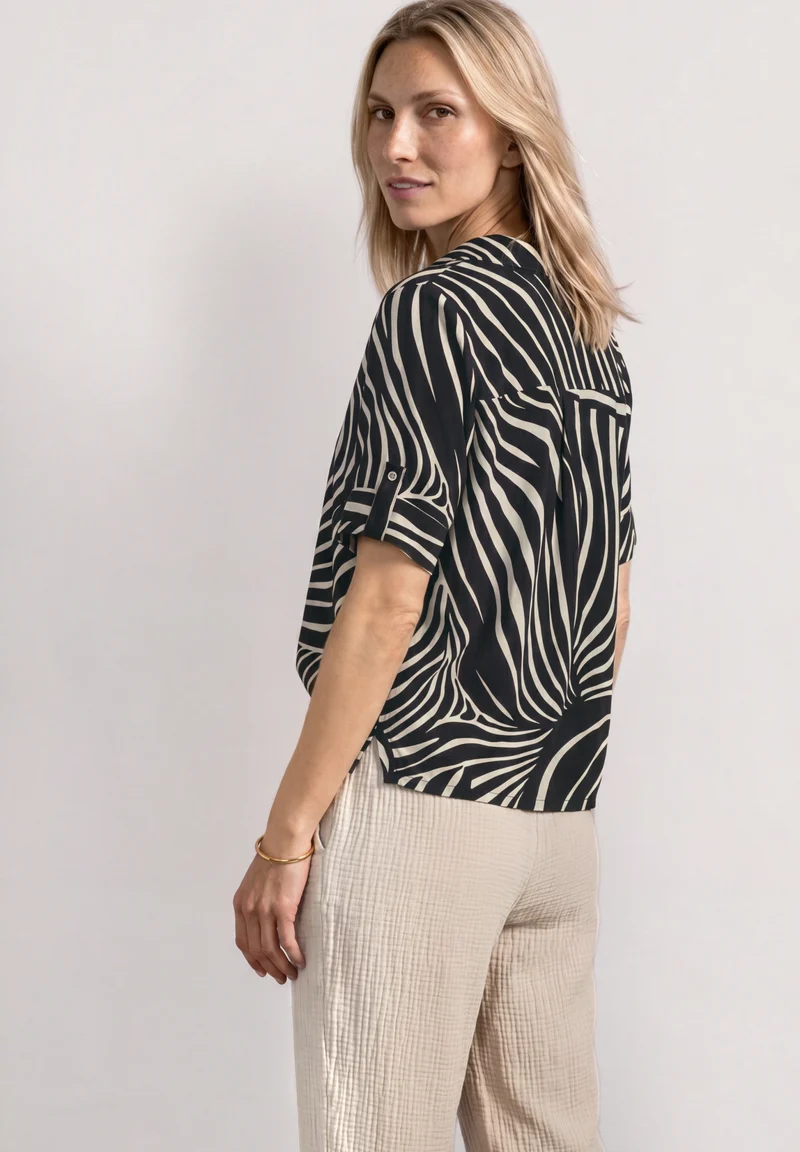 Buttoned shirtcollar blouse w, Black