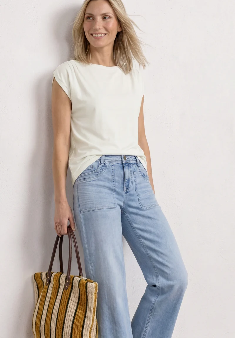 shirt w.pleated shoulder, off white