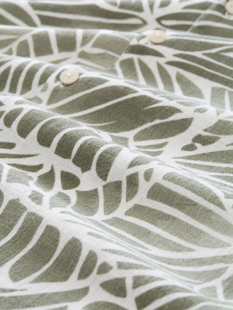 loose viscose cotton resort sh, green abstract leaf print
