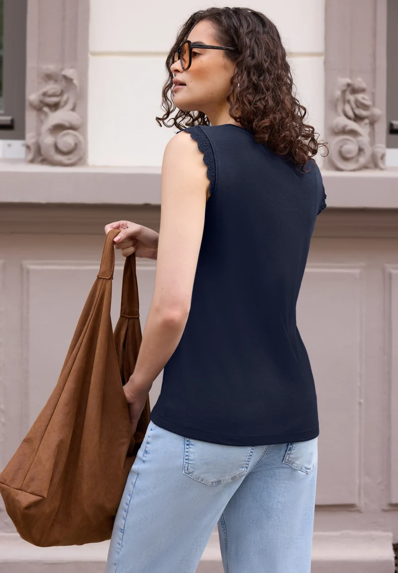 Studio_V-neck top w.lace frill, maritime blue