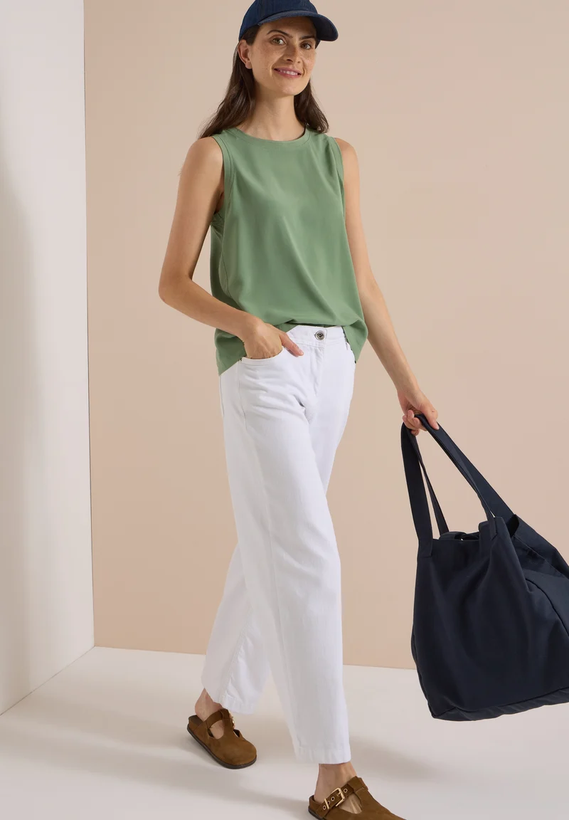 Solid Top, deep matcha green