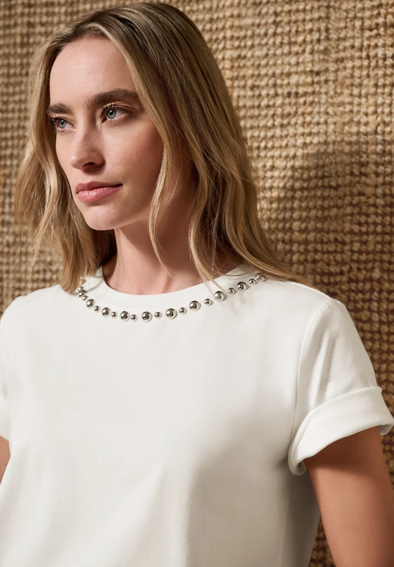 short shirt w.deco neck, off white