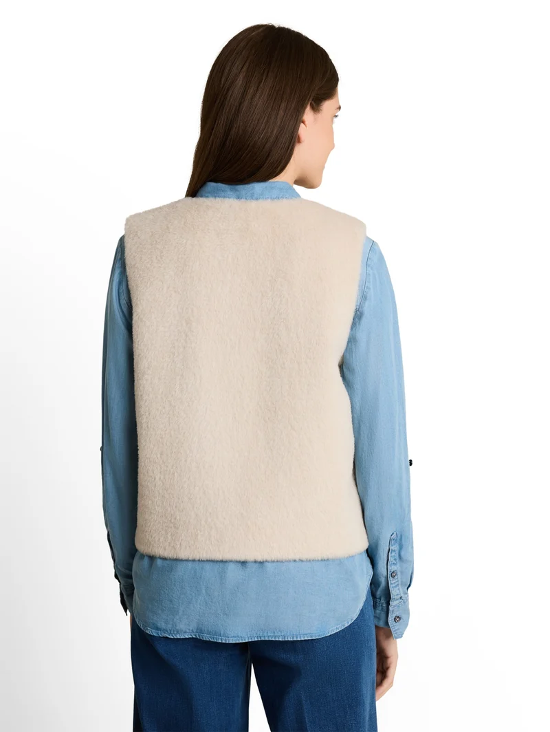 cosy vest, cold beige