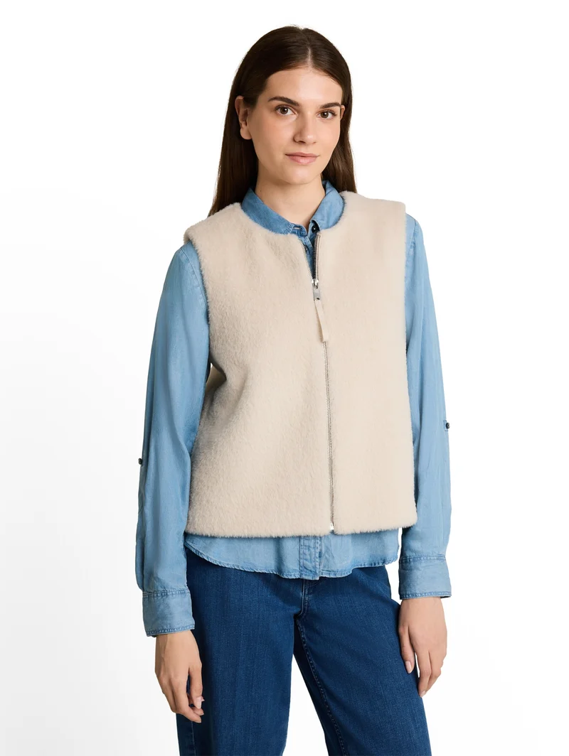 cosy vest, cold beige