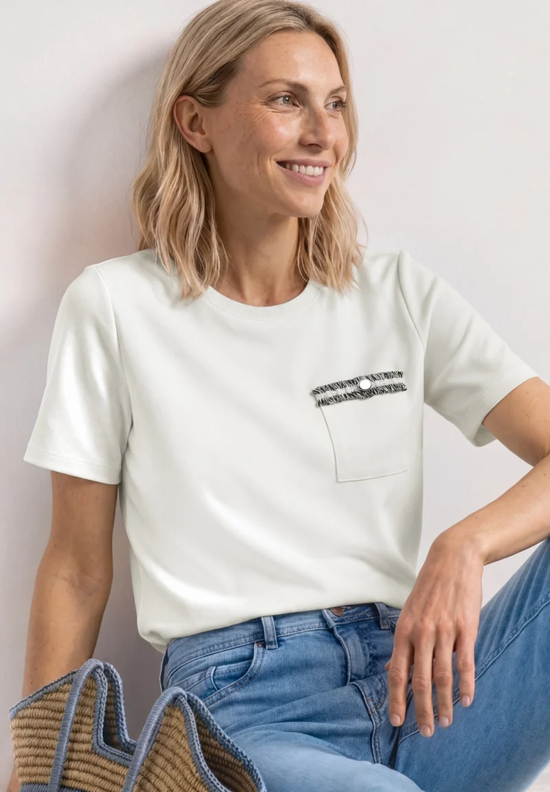 shirt w.deco tape at pocket, off white