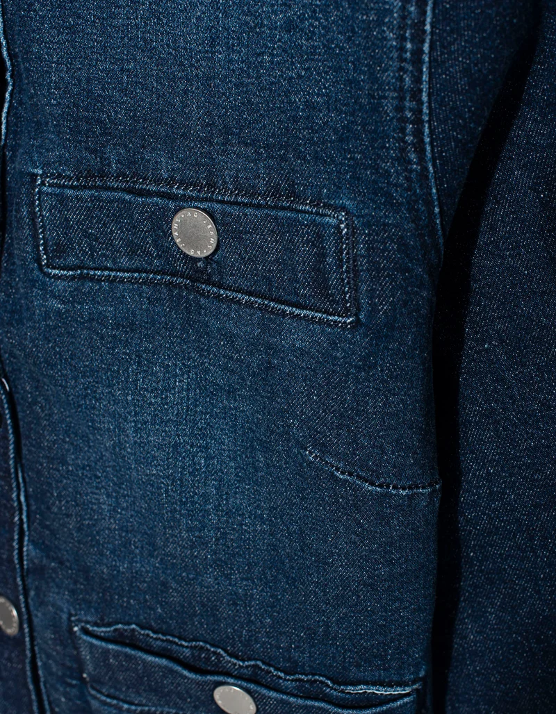 Jeansjacke mit Fransenkanten