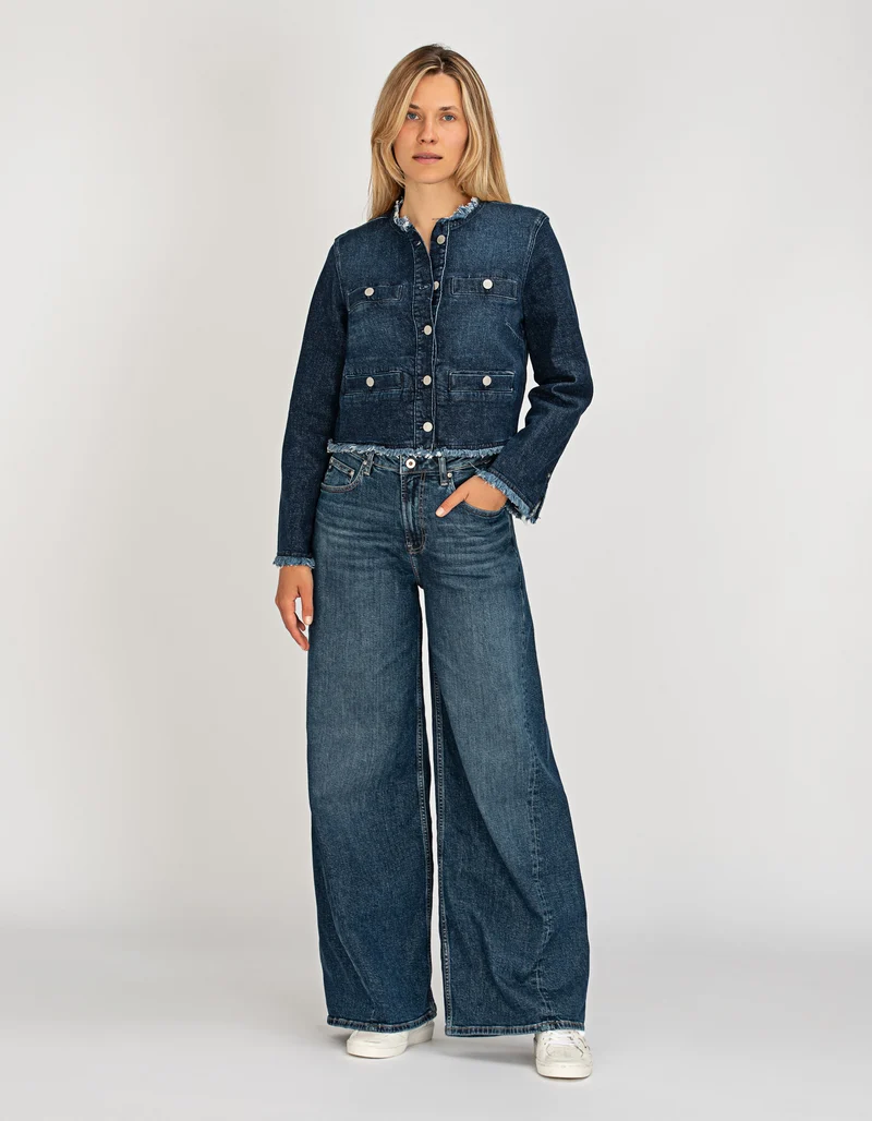Jeansjacke mit Fransenkanten
