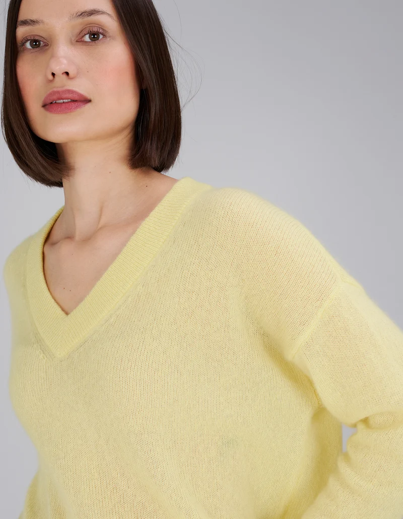 Oversize Kaschmir-Seiden-Pullover Amara mit V-Ausschnitt