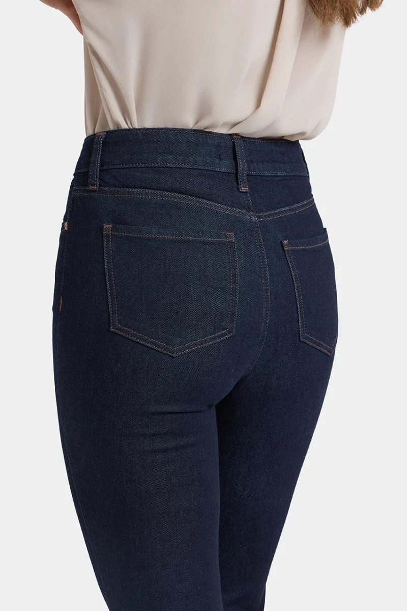 Monica Kick Flare Crop Jeans mit High Rise | Magical