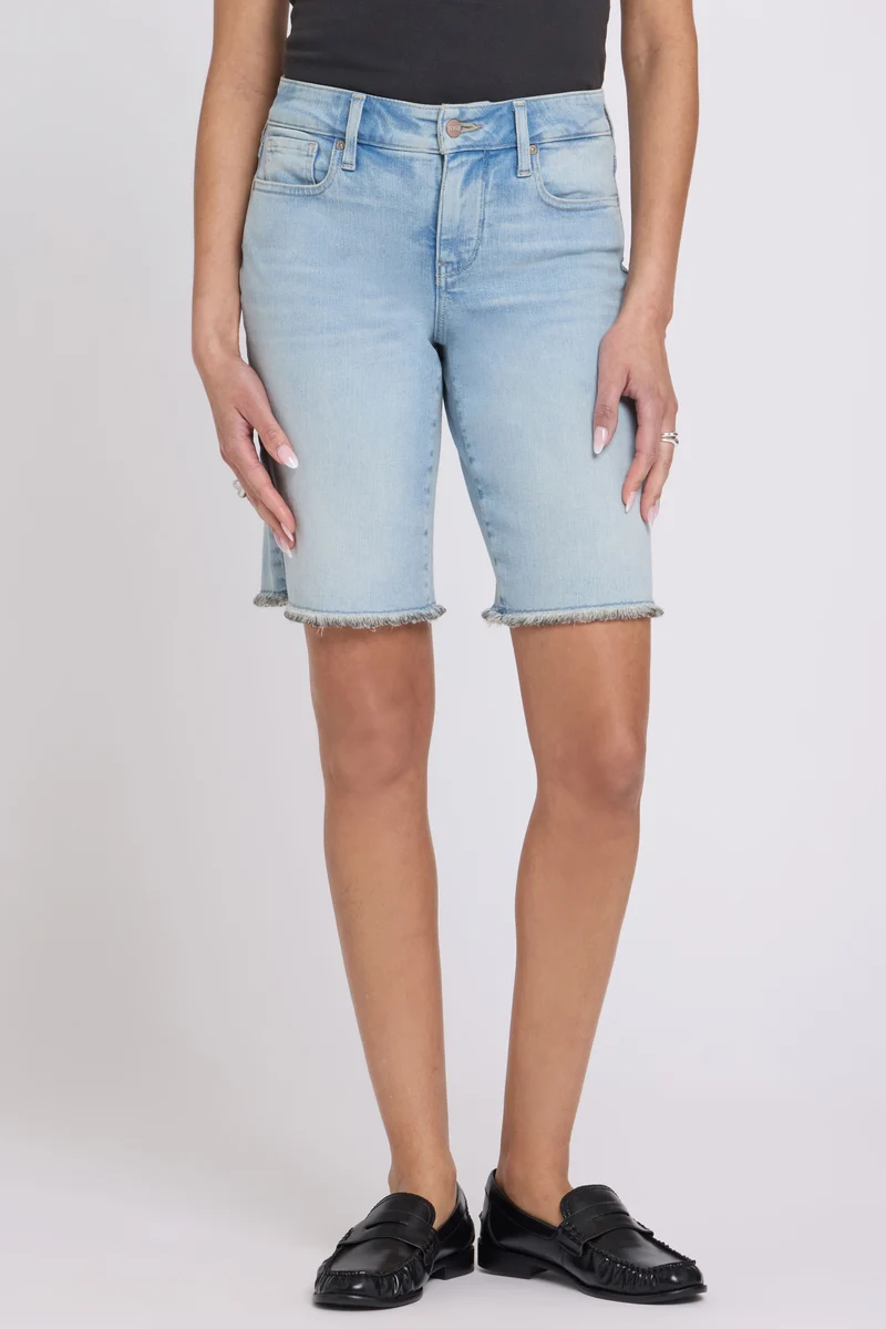 Boyfriend Denim Shorts in Re-New Denim | Keys View