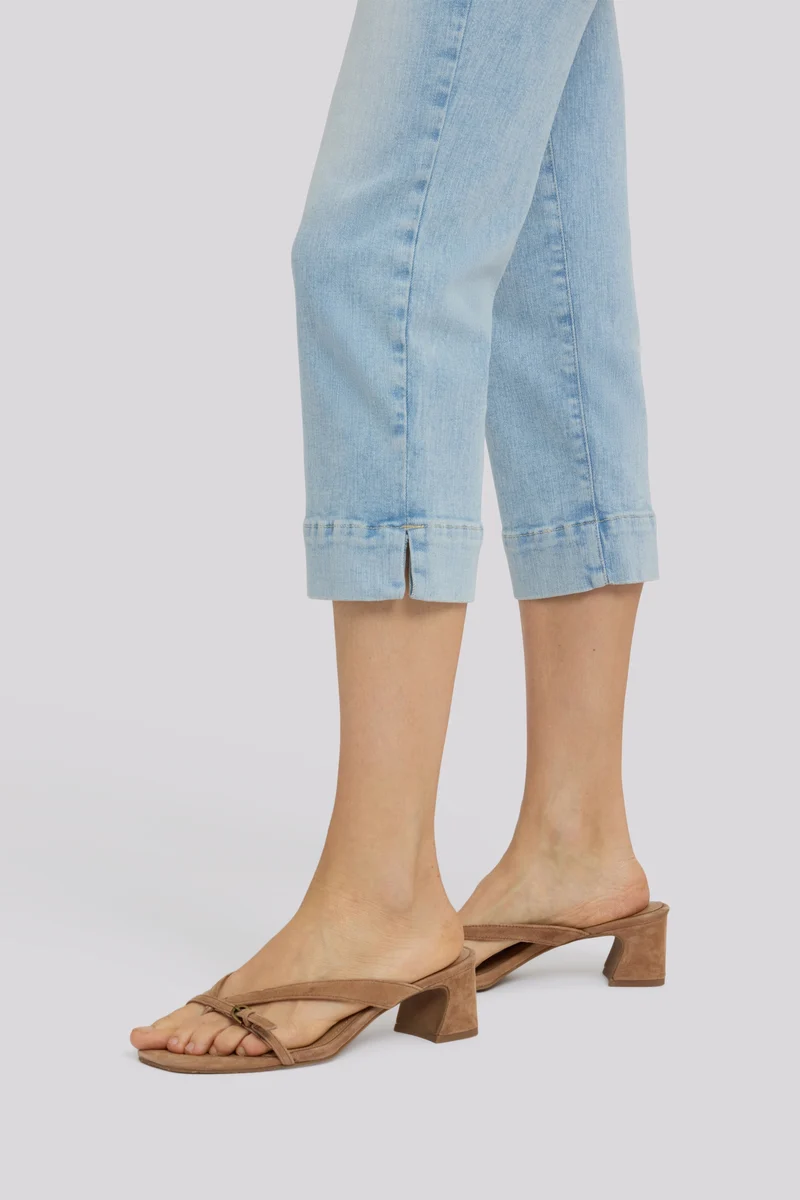 Marilyn Straight Crop Jeans In Re-New Denim | Keys View