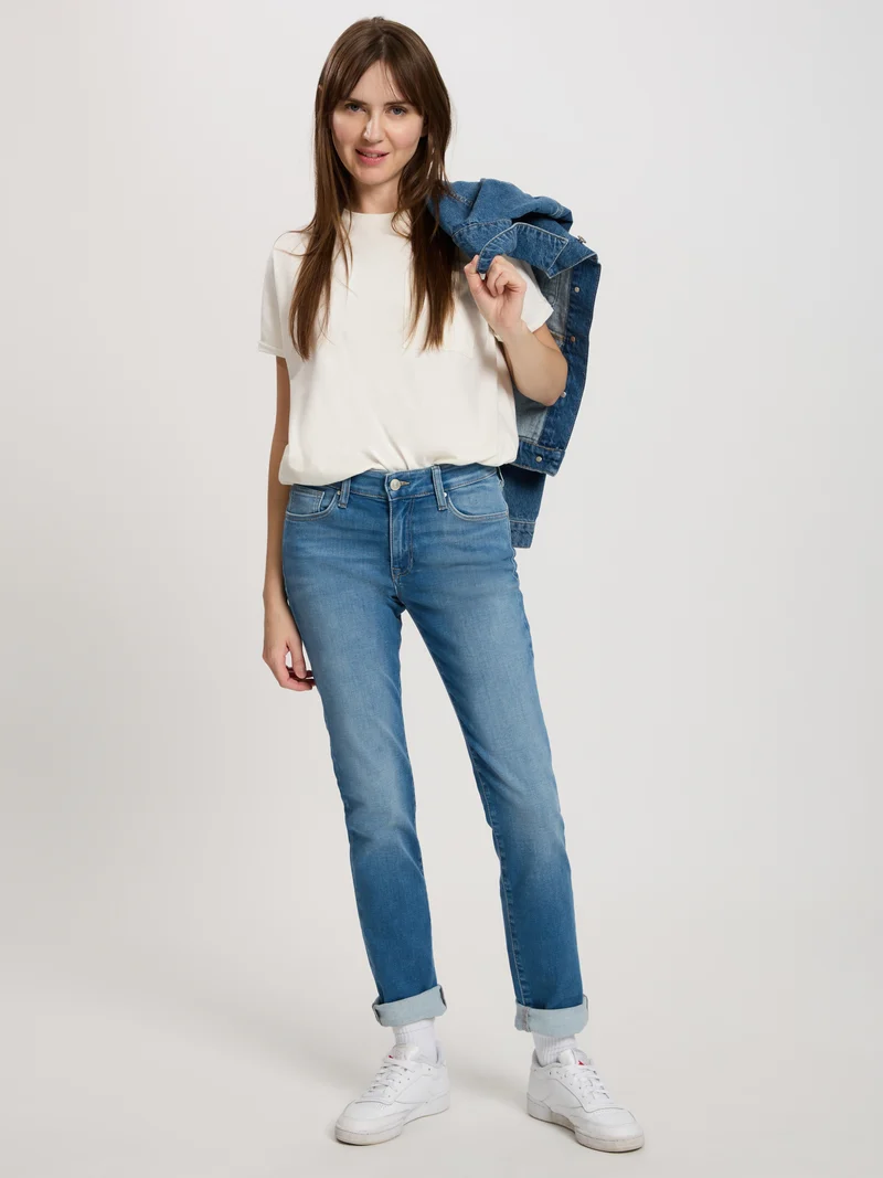 ANYA | SLIM FIT SWEAT DENIM