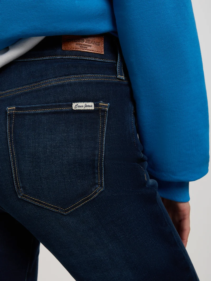 ANYA | SLIM FIT SWEAT DENIM