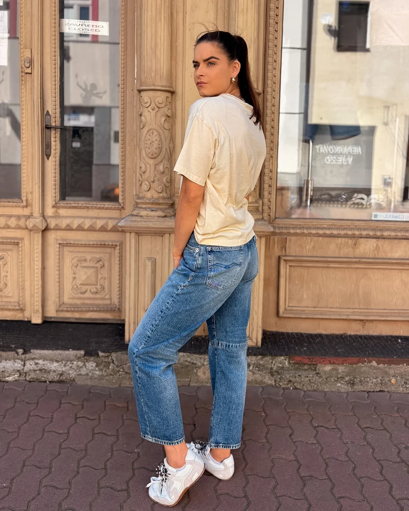 DÁMSKÉ DŽÍNY REPLAY JANIE BARREL FIT S VINTAGE EFEKTEM