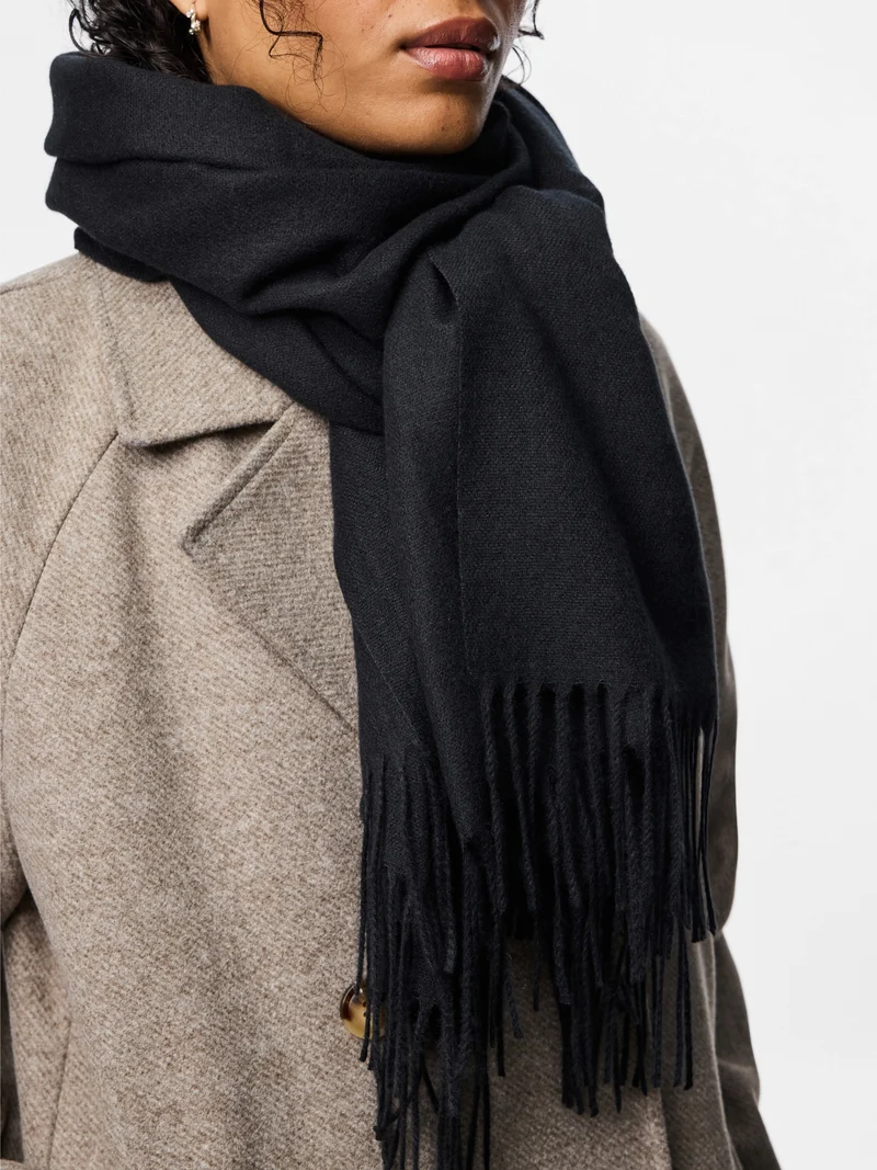 PCNOAH LONG SCARF NOOS BC, Black