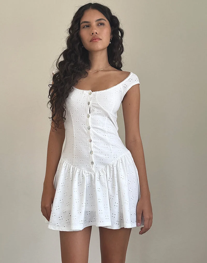 Misty Mini-Teekleid in Broderie Weiß