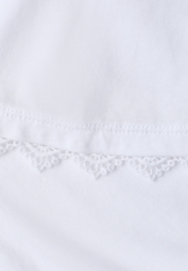 Studio_Basic shirt w.crochet c, White