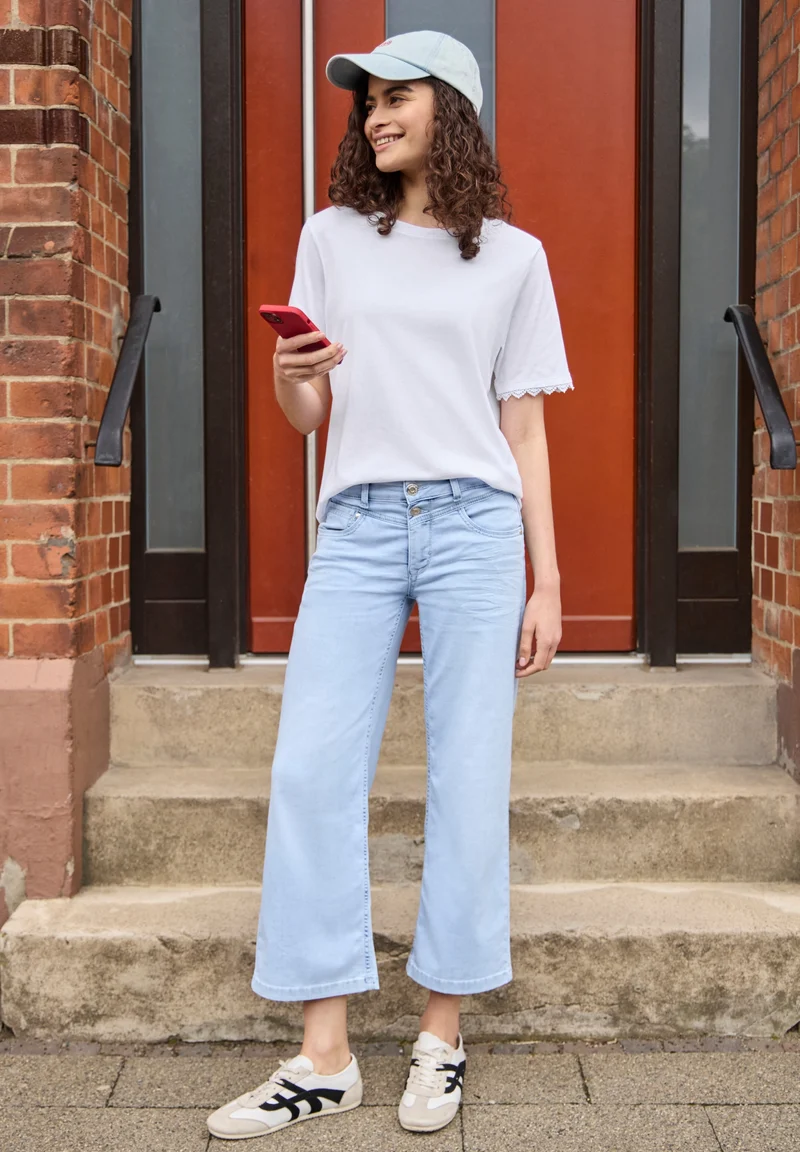 Studio_Basic shirt w.crochet c, White