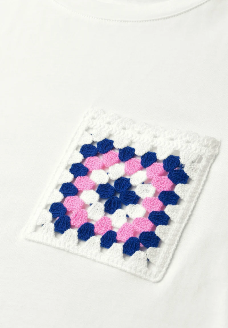 Studio_Shirt w.colorful croche, off white