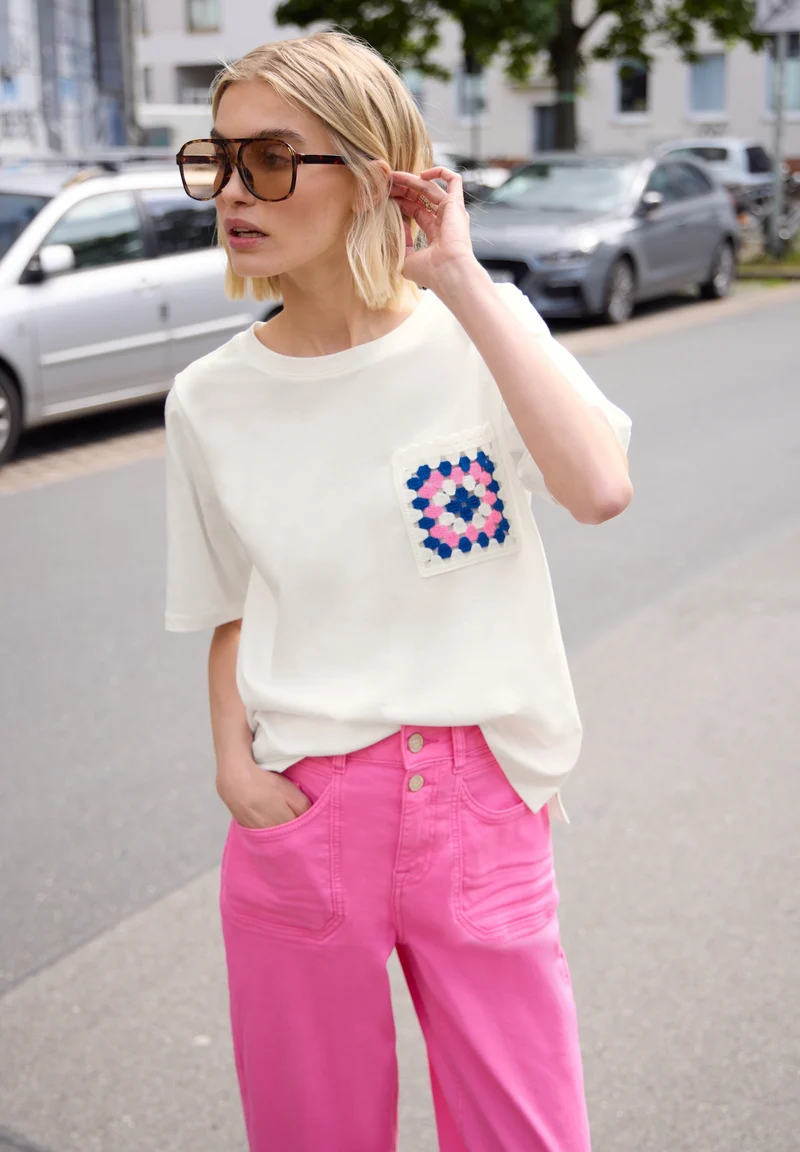 Studio_Shirt w.colorful croche, off white