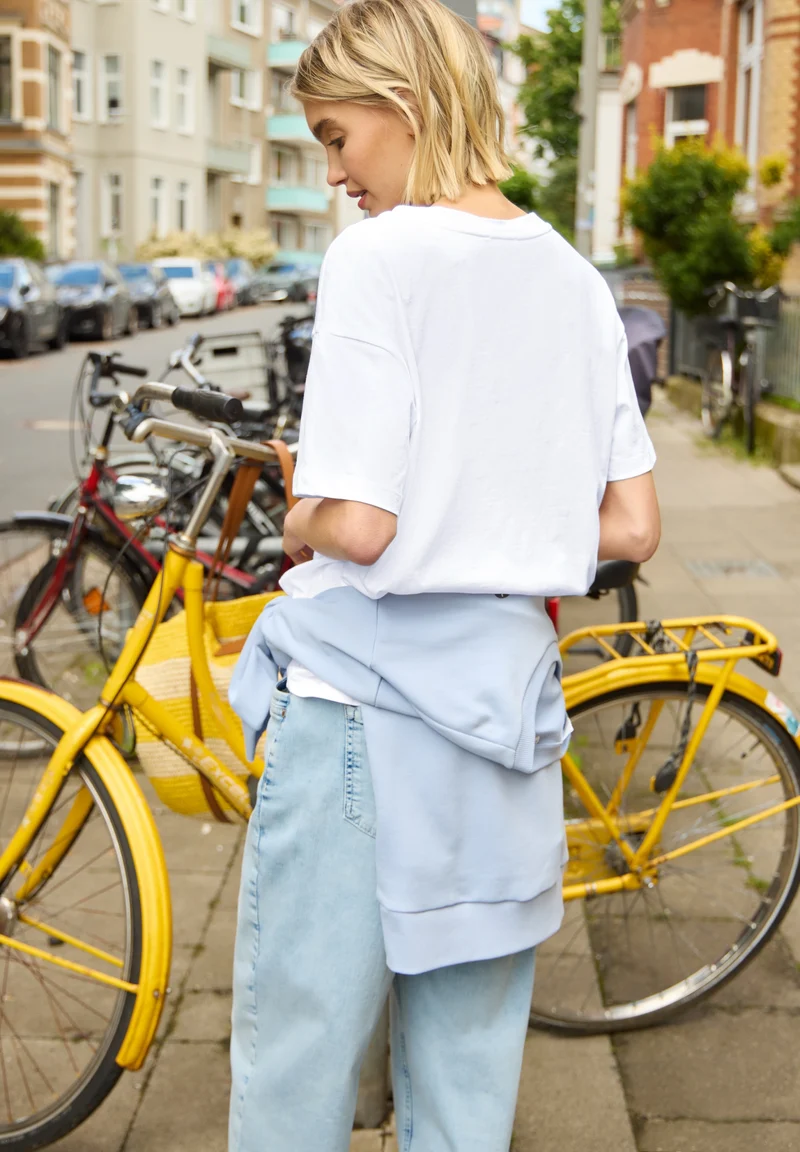 Studio_Shirt w.small pearl lem, White