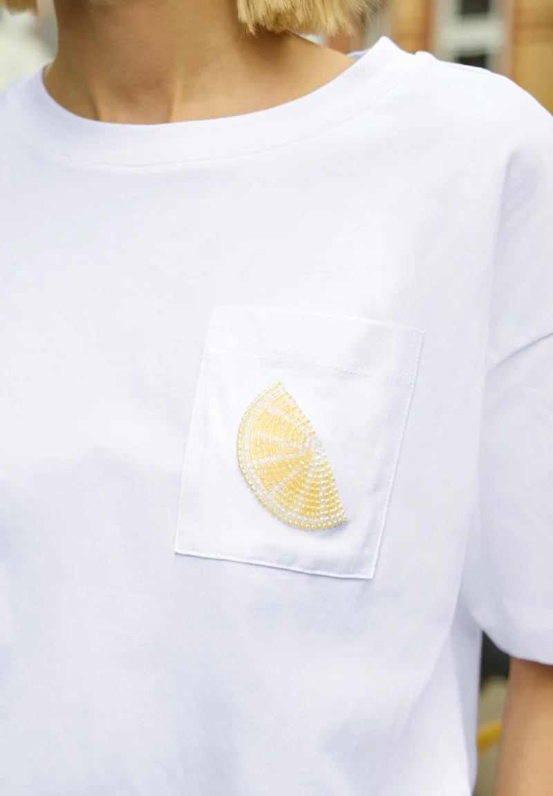 Studio_Shirt w.small pearl lem, White