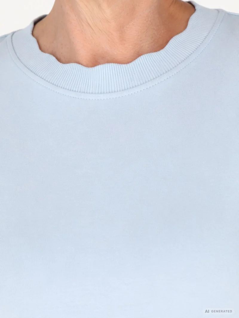 Blaues Damen Shirt mit 3/4-Arm & gewelltem Halsausschnitt