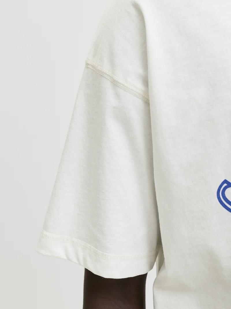 JORMENTON TYPO FRONT TEE SS CREW NE, Snow White