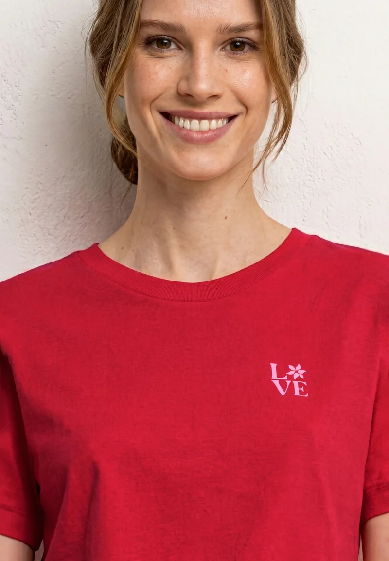 LTD QR basic shirt w.chest pri, salsa red