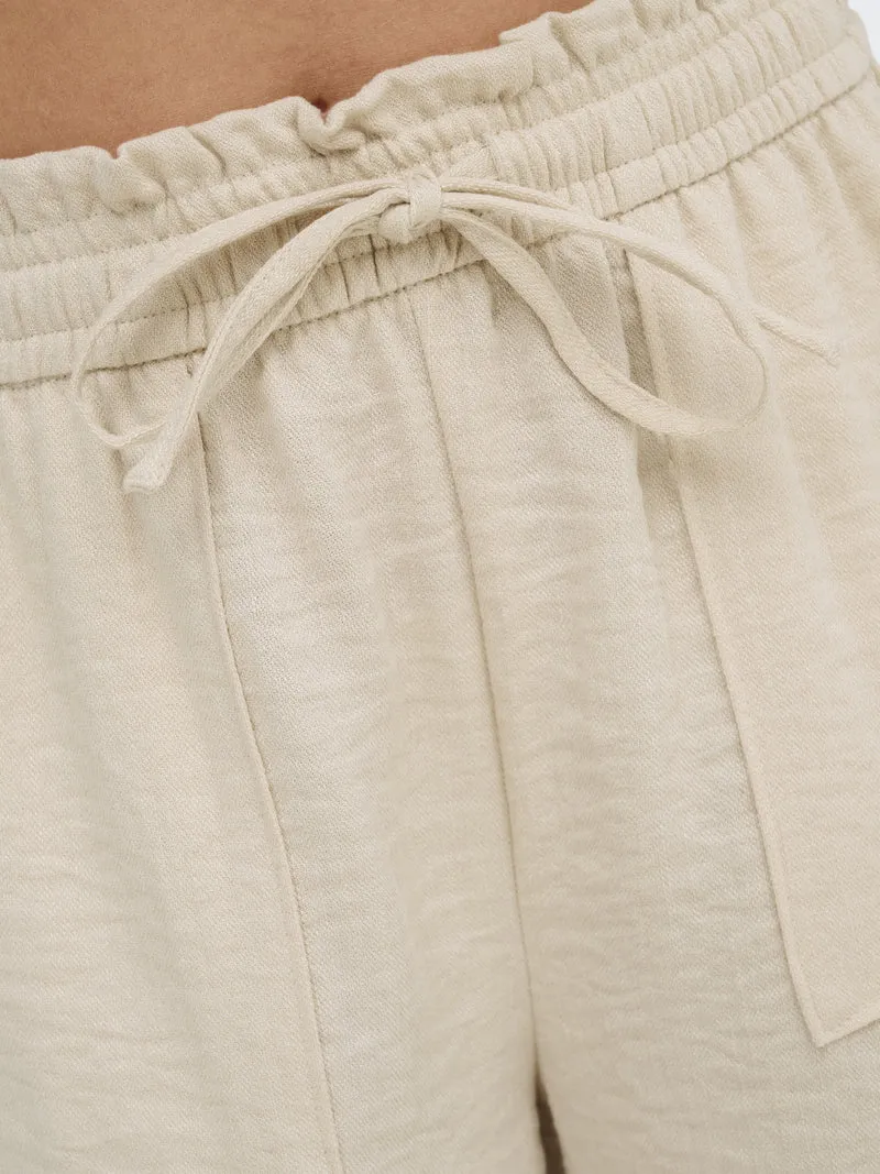 JDYMILLE MW SHORTS WVN NOOS, Sandshell