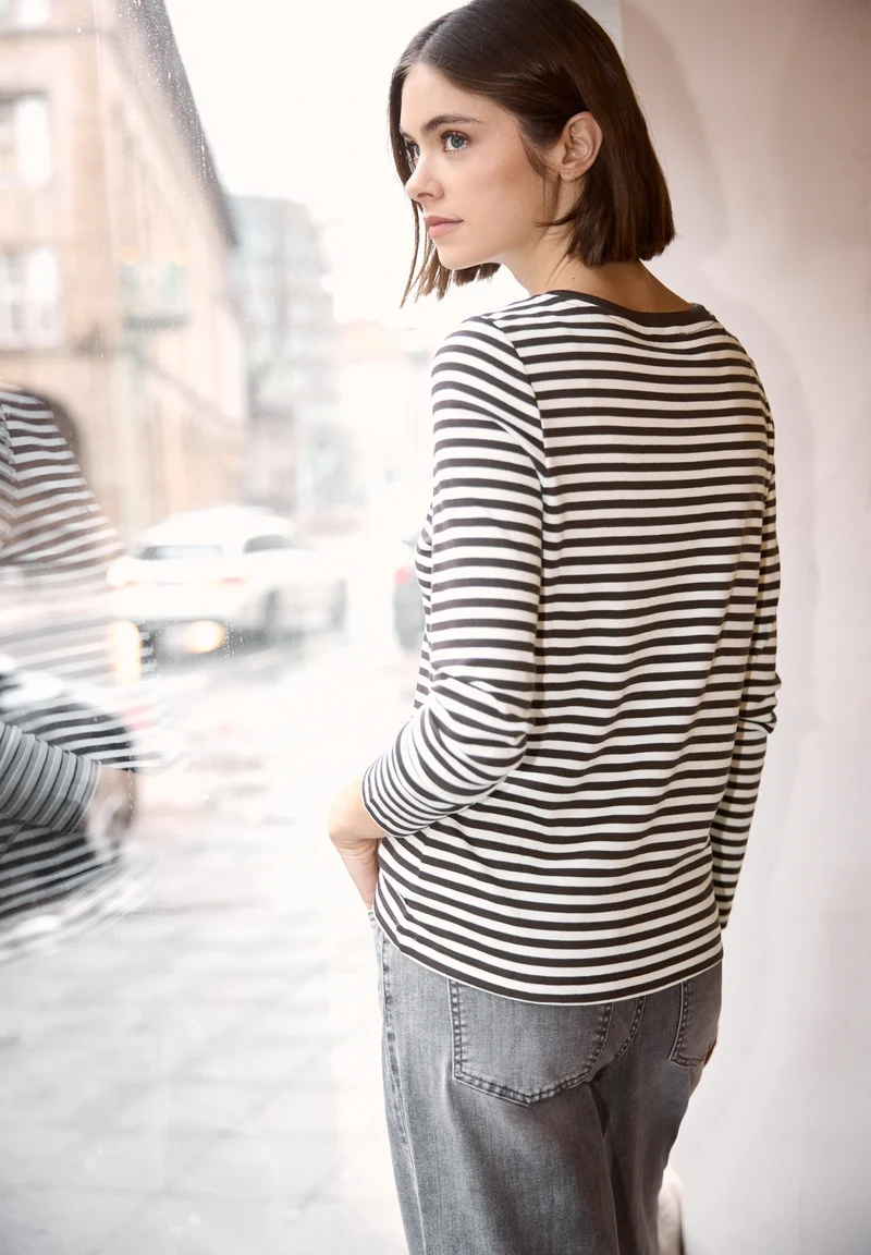 LTD QR_Studio_striped shirt w., plummy brown