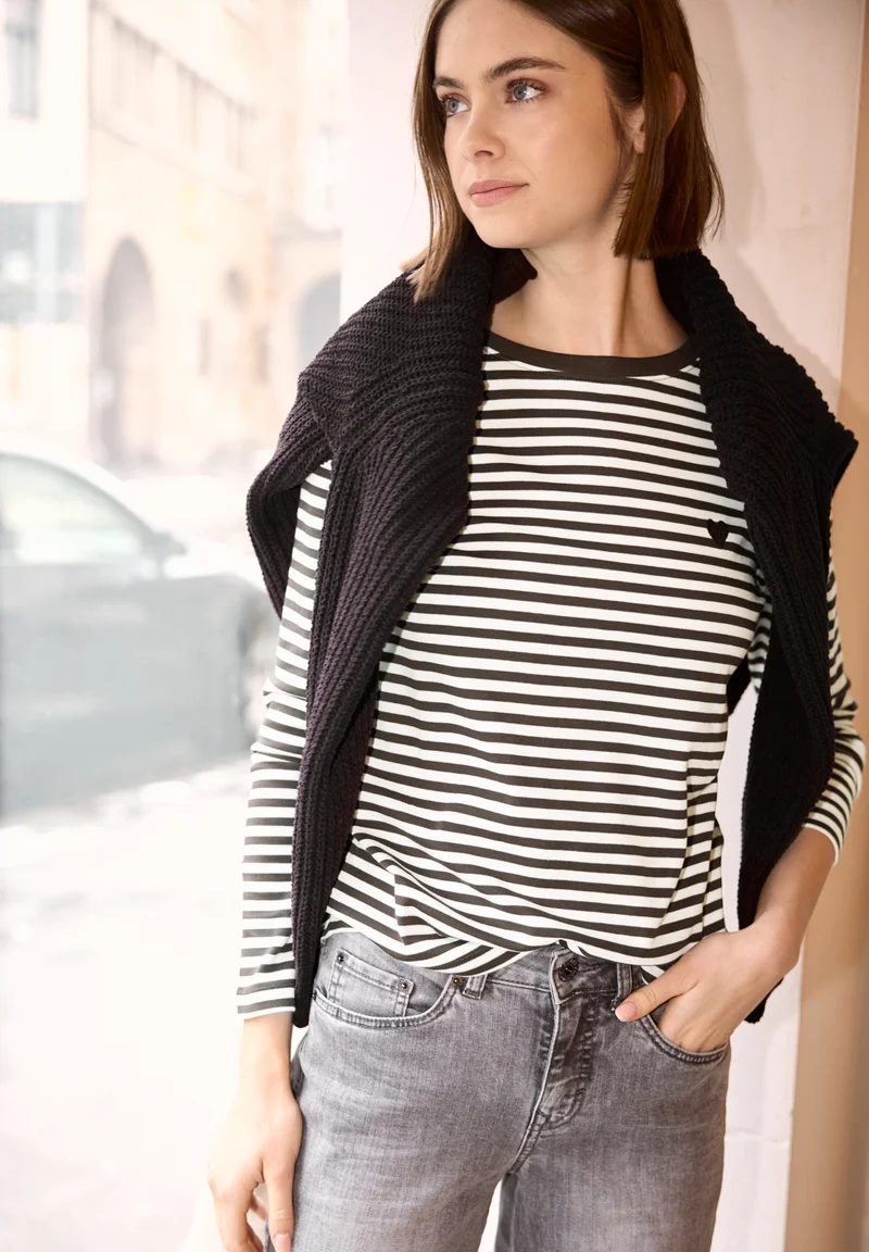 LTD QR_Studio_striped shirt w., plummy brown