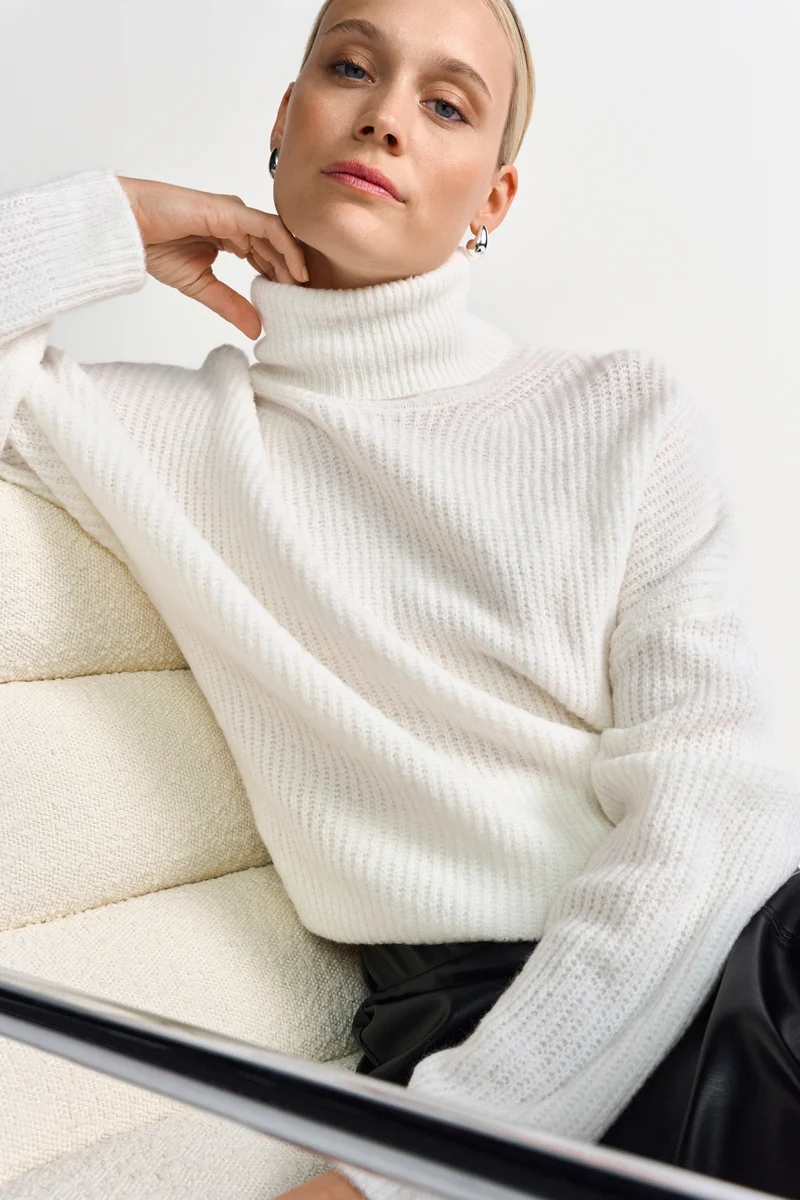 Roll Neck, pearl white
