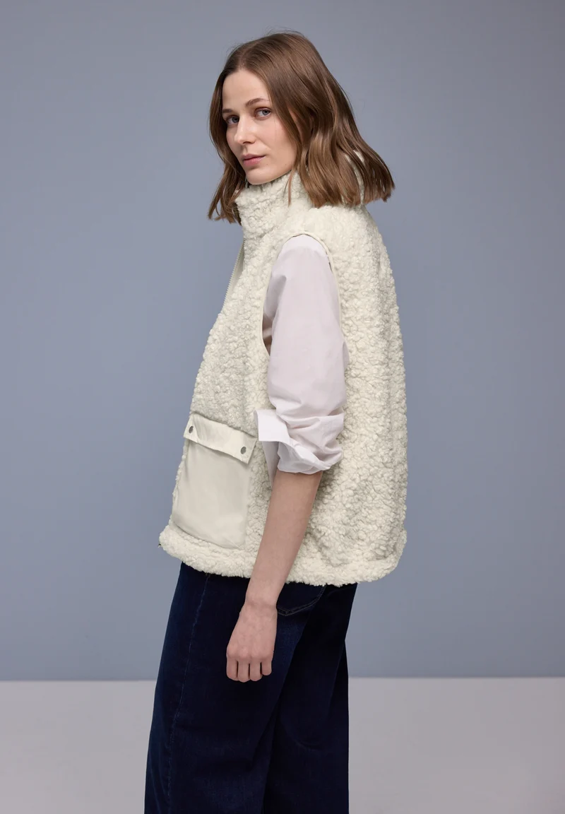 Teddy Vest w. Patched Pockets, eggshell ecru