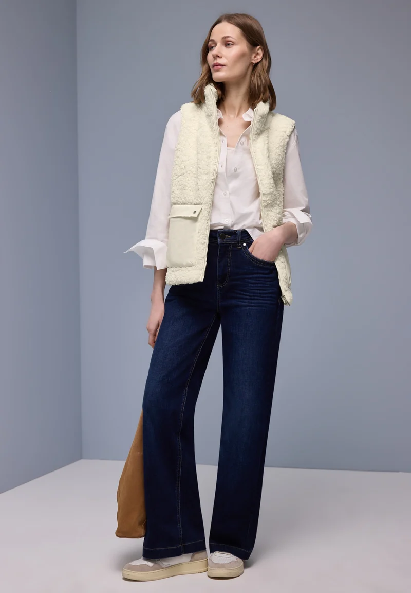 Teddy Vest w. Patched Pockets, eggshell ecru