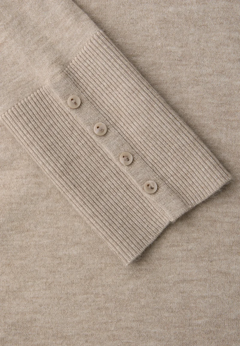LTD QR Studio_button cuff deta, buffed beige mel.