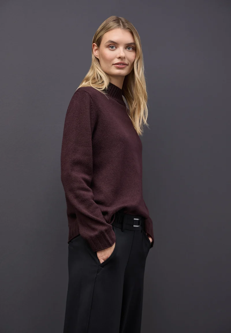 LTD QR_basic sweater turtle, jazz berry