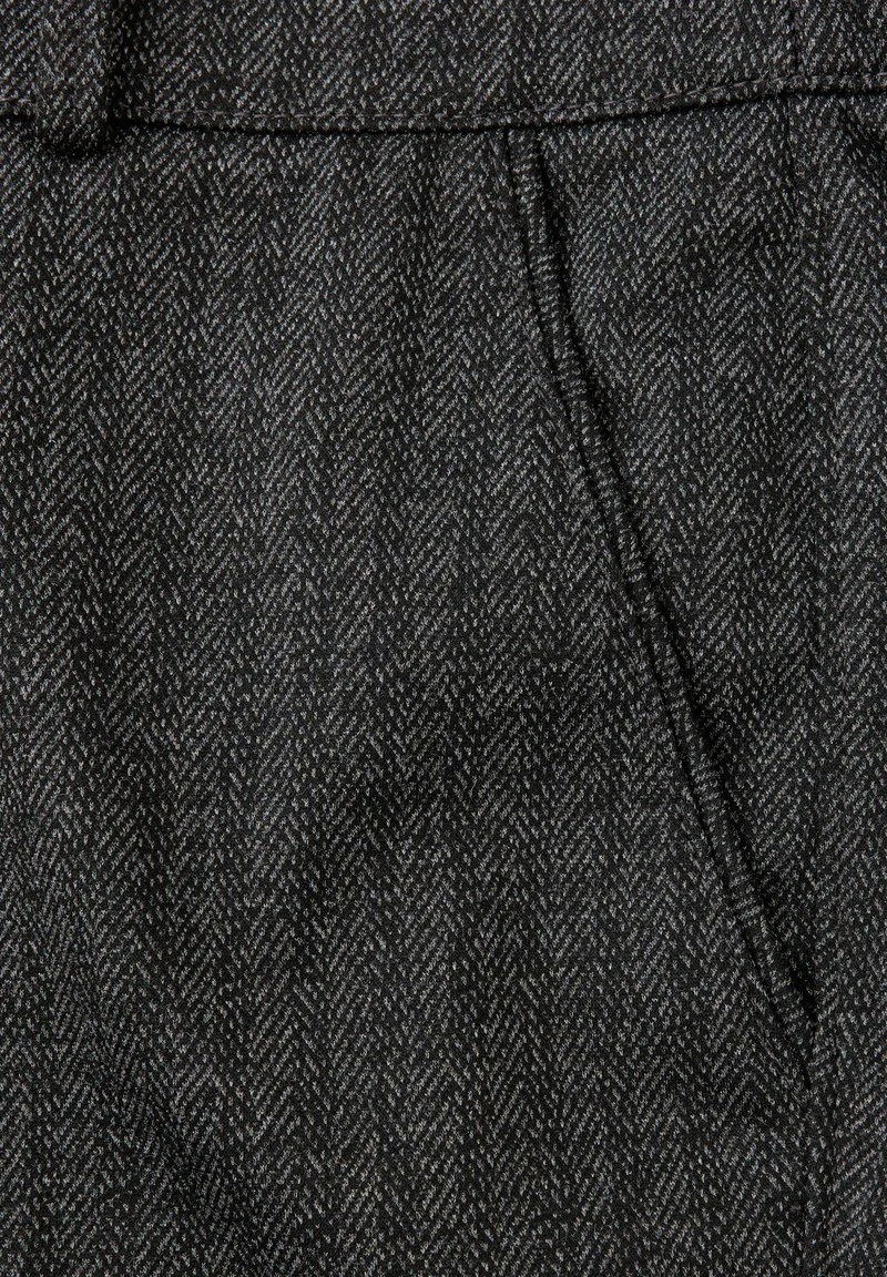 VVM LTD QR Style Chino Fishbon, Black