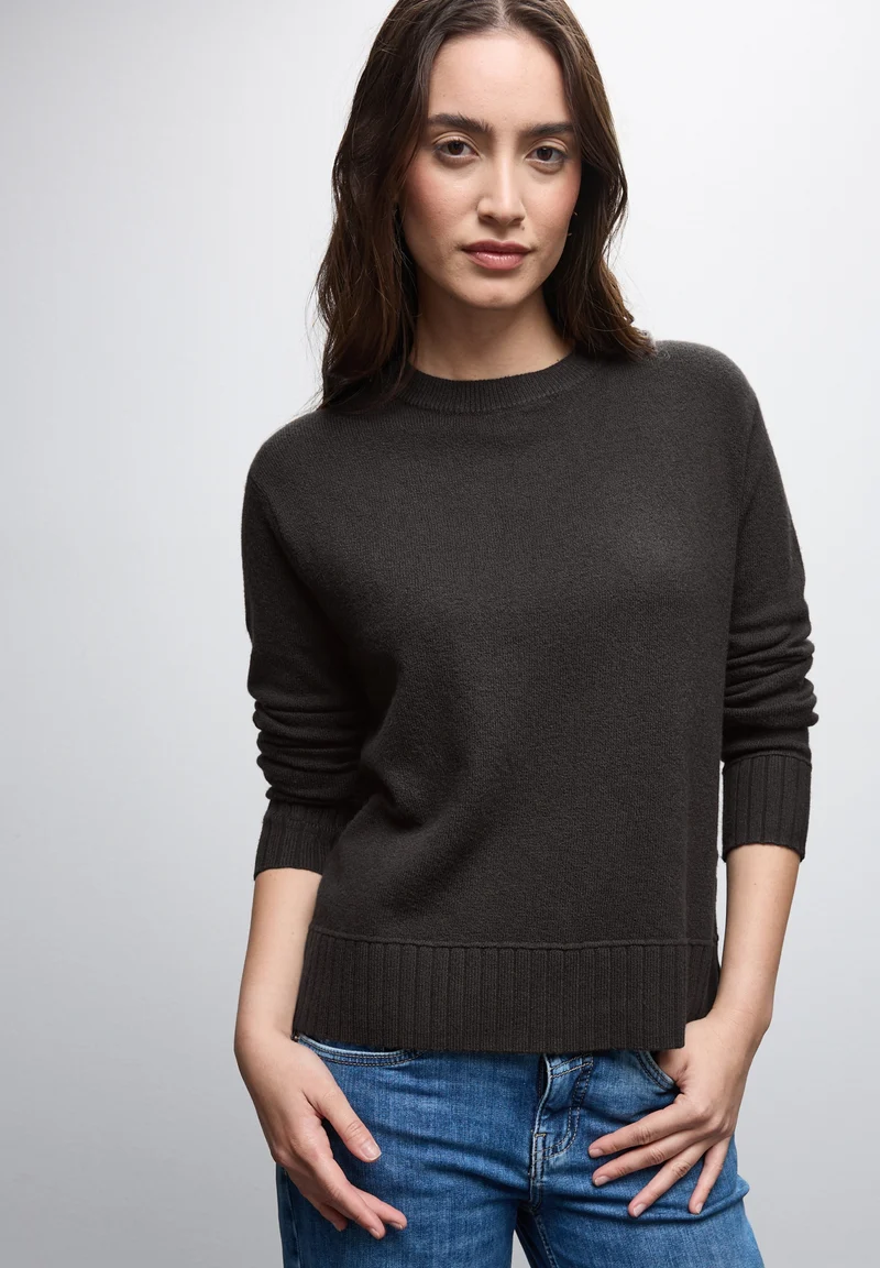 LTD QR_round neck sweater, darkest brown