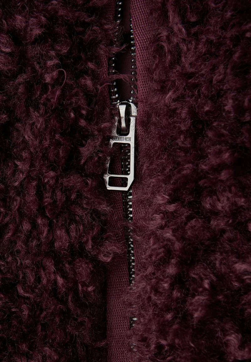 Fake Fur Vest, jazz berry